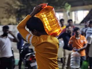 बेंगलुरु जल संकट: सिलिकॉन सिटी छोड़ अपने होमटाउन जा रहे लोग, बोरवेल को लेकर चेतावनी जारी