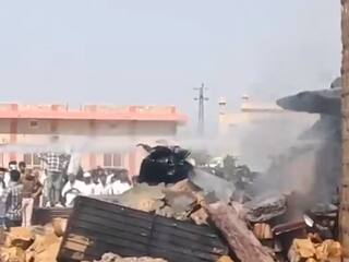 जैसलमेर के जवाहर नगर में सेना का हेलीकॉप्टर हुआ क्रैश, पायलट सुरक्षित