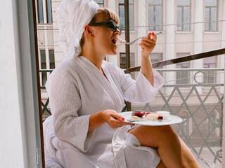 40 के बाद भी दिखना चाहती हैं जवान और खूबसूरत, डाइट में शामिल करें ये 5 सुपरफूड