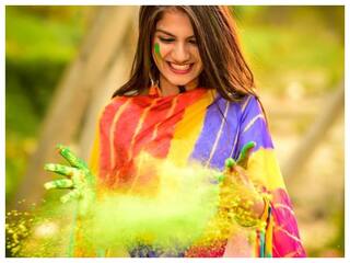 Happy Holi Quotes: होली की बधाई के लिए परफेक्ट हैं ये संदेश, मन हो जाएगा गदगद