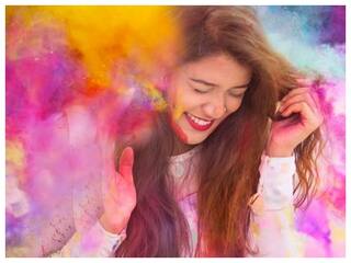Happy Holi Wishes: दिल खोलकर लुटाएं लोगों पर होली की शुभकामनाएं, भेजें ये खूबसूरत संदेश, दें होली की बधाई