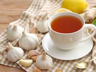 National Garlic Day 2024: इस तरह बनाएं लहसुन की चाय, सेहत को मिलते हैं जबरदस्त फायदे