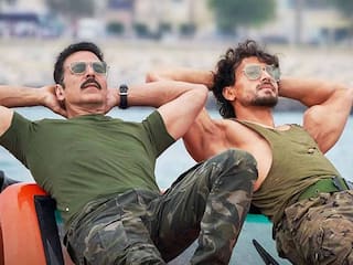 सस्ते में 'बड़े मियां छोटे मियां' देखने का खास मौका, मेकर्स ने टिकट पर दिया 'बाय वन गेट वन' का ऑफर