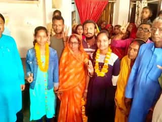 Bihar Board 10th Topper: गांव की दो सगी बहनों मुस्कान और खुशी ने किया टॉप, घर में ही की तैयारी, नहीं ली कोचिंग