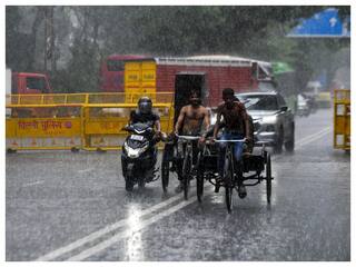 दिल्ली-NCR में मौसम का बदला मिजाज! तेज हवाओं और बारिश से मिली राहत, इन इलाकों में भी छाएंगे बादल