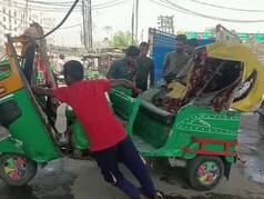 Bihar Accident: 7 Killed After Speeding Auto-Rickshaw Rams Into Crane In Patna | VIDEO