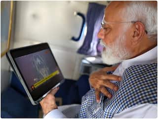 असम के चुनावी दौरे पर PM मोदी ने कैसे देखा रामलला के 'सूर्य तिलक' का अद्भुत नजारा, खुद Tweet कर बताया | VIDEO