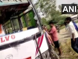 उत्तर प्रदेश: उन्नाव में ट्रक-बस की भीषण टक्कर; छह लोगों की मौत, 20 से अधिक घायल। देखें VIDEO
