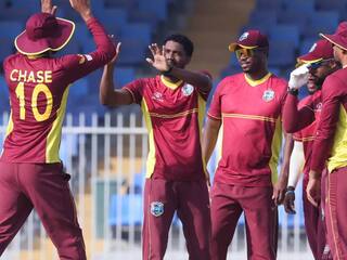 VIDEO: नेपाल पहुंचकर वेस्टइंडीज के खिलाड़ी हैरान, छोटा हाथी में खुद लोड करना पड़ा सामान