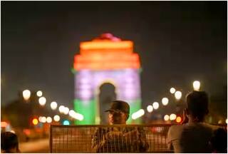 Delhi Shocker: Ice Cream Vendor Stabbed Multiple Times Near India Gate; Dies