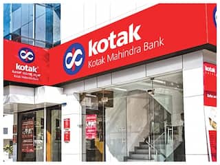 RBI ने Kotak Mahindra Bank को ऑनलाइन ग्राहक जोड़ने से रोका, लगाई कई पाबंदियां