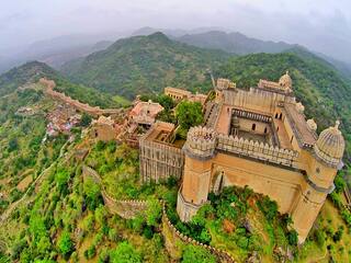 परिवार के साथ घूमिए कुंभलगढ़ किला, 500 साल पुराने इस किले की 10 बातें जानिए