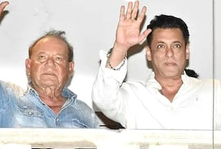 Police Vehicle Usually Stationed Outside Salman Khan's Galaxy Apartment Was 'Not Present' on The Day of Firing?