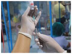 AstraZeneca Vaccine: कोविशील्ड लगवाने वालों के लिए चिंता का सिग्नल, हो सकते हैं Blood Clotting जैसे साइड इफेक्ट 