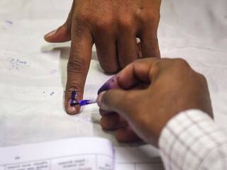 J&K Lok Sabha Election: अनंतनाग-राजौरी सीट पर मतदान की तारीख बदली, जानें अब कब होगी वोटिंग