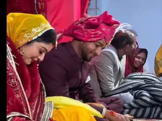 Bride Groom Video: पंडित जी की बातों पर हंसी नहीं रोक पाई दुल्हन, अगले ही पल दूल्हा भी लगा हंसने | देखें वीडियो