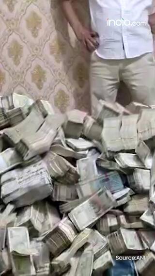 India: Big Cash Recovered During Raid By ED On House Help Of Jharkhand Minister   s Aide