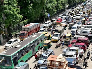 Bengaluru Traffic Advisory Issued For RCB vs DC IPL Match Today; Check Timings And Routes To Avoid