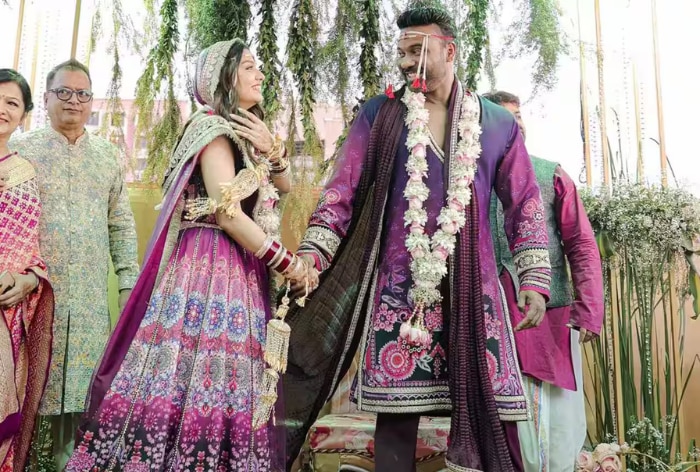 Divya Agarwal Deletes Wedding Photos Three Months After Marrying Apurva Padgaonkar; Netizens Speculate Divorce - Check Reactions