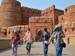 आसमान से बरस रही आग, दिल्ली-यूपी समेत इन 8 जगहों पर 47 पार पहुंचा तापमान, कई राज्यों में रेड अलर्ट