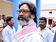 गिरफ्तारी के बाद पहली बार जेल से बाहर आए हेमंत सोरेन, लंबे बाल-दाढ़ी में दिखे पूर्व सीएम। देखें PHOTOS गिरफ्तारी के बाद पहली बार जेल से बाहर आए हेमंत सोरेन, लंबे बाल-दाढ़ी में दिखे पूर्व सीएम। देखें PHOTOS