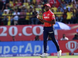 IPL 2024 : पंजाब किंग्स को लगा बड़ा झटका , ये तेज गेंदबाज चोट की वजह से लौटा अपने देश