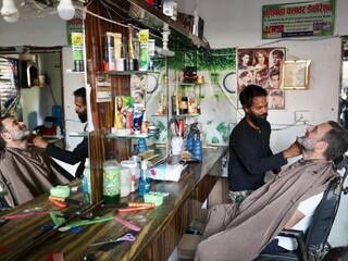 रायबरेली में राहुल गांधी के बाल और दाढ़ी ट्रिम करने वाले नाई की बदल गई है लाइफ, जानिए कैसे