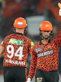 IPL एक सीजन में सबसे ज्यादा छक्के लगाने वाली टीमें