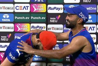 WATCH | Virat Kohli BOWS While Taking Orange Cap From Dinesh Karthik; Video Goes VIRAL