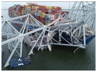 Baltimore Bridge Collapses: अमेरिका के बाल्टीमोर ब्रिज हादसे के 50 दिन बाद भी क्यों भारतीय क्रू सदस्य शिप पर कैद हैं?