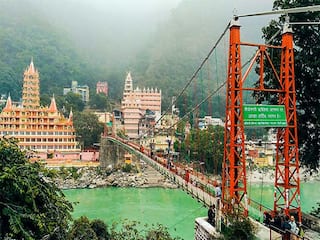 Rishikesh Uttarakhand: ऋषिकेश में घूमिए ये 10 जगहें, करें ये 5 चीजें ट्रिप बन जाएगी यादगार