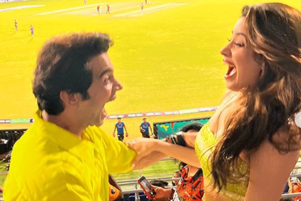 KKR VS SRH Match के दौरान मिस्टर और मिसेज माही बने राजकुमार-जाह्नवी, लोग बोले-इतनी ओवरएक्टिंग