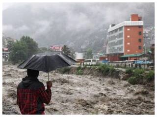उत्तराखंड में भारी बारिश का कहर, कई घर और दुकानें क्षतिग्रस्त, कुछ मवेशियों की मौत