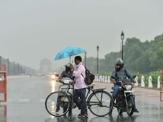 दिल्ली-NCR में बदला मौसम का मूड, तेज हवाओं के साथ भारी बारिश की आशंका, IMD ने जारी किया अलर्ट