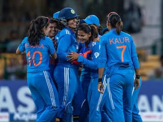 IND W Vs SA W: मंधाना के शतक के बाद आशा ने ढाया कहर, भारत ने दक्षिण अफ्रीका को 143 रन से हराकर दर्ज की बड़ी जीत
