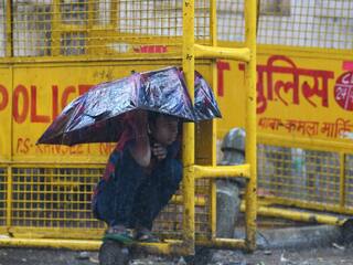 Delhi Weather Update: IMD Predicts Heavy Rains Over Next 2 Days; Max Temperature Settles At 37.1 Deg C