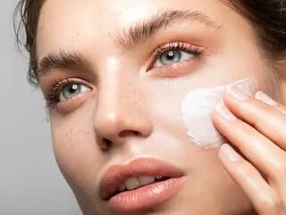 Discover The Summer Favourite Moisturizers for Oily Skin