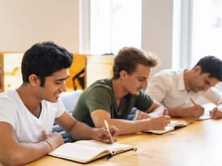 UGC NET 2024 Admit Card हुआ रिलीज, पेपर 18 जून को, NTA ने जारी किया हेल्पलाइन नंबर