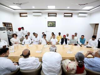 फिलहाल सरकार बनाने की कोशिश नहीं करेगा INDIA ब्लॉक, खड़गे बोले- 'सही समय का करेंगे इंतजार'