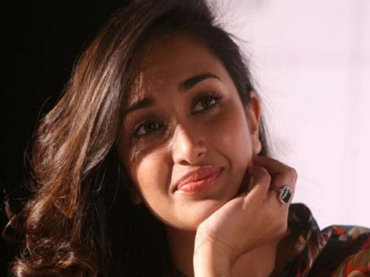 Jiah Khan Photos | Latest Pictures of Jiah Khan | Jiah Khan: Exclusive &  Viral Photo Galleries & Images | India.com PhotoGallery