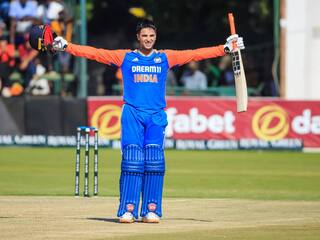 अभिषेक शर्मा ने बताया- उनके 0 पर आउट होने पर क्यों खुश थे युवराज सिंह, शतक जड़कर कही यह बात...