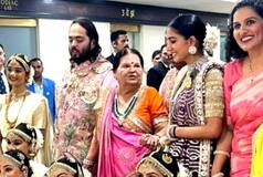 Kokilaben Hosts Garba Night With Radha-Krishna Decor For Anant-Radhika