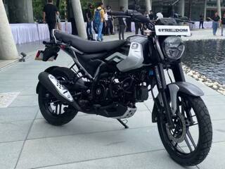 Bajaj Freeedom 125 के साथ-साथ भी दिखाई दे सकती हैं वैकल्पिक ईंधन पर दौड़ने वाली और भी बाइक्स व स्कूटर