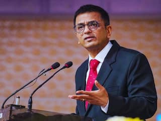 'पढ़ो भाई, ऐसे कैसे बनोगे वकील' : एग्जाम में कट-ऑफ कम कराने पहुंचा था लॉ स्टूडेंट, CJI ने ही ले ली क्लास