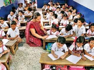 उत्तर प्रदेश : योगी सरकार का बड़ा फैसला, सरकारी टीचरों की डिजिटल हाजिरी पर लगाई रोक