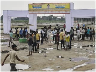 'पुलिस ने कार्यक्रम को गंभीरता से नहीं लिया, साजिश से भी इनकार नहीं', हाथरस त्रासदी की SIT जांच के बाद कई अधिकारी सस्पेंड