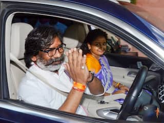 हेमंत सोरेन को फिलहाल राहत, मनी लॉन्ड्रिंग मामले में जमानत को चुनौती देने वाली ED की याचिका SC ने की खारिज