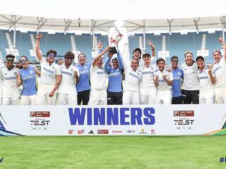IND-W vs SA-W: पुरुषों के बाद भारतीय महिलाओं ने रचा इतिहास, यह करिश्मा करने वाली दुनिया की इकलौती टीम बनी