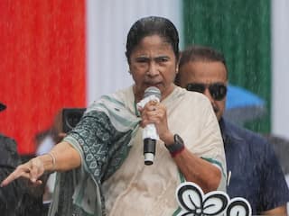 बांग्लादेश में जारी हिंसा के बीच CM ममता ने दिया बड़ा बयान, बोलीं- उनके लिए हमारे दरवाजे खुले हैं