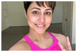 Hina Khan ब्रेस्ट कैंसर में दर्द से तड़प रहीं हैं, पोस्ट शेयर कर कहा 'प्लीज अल्लाह प्लीज...'